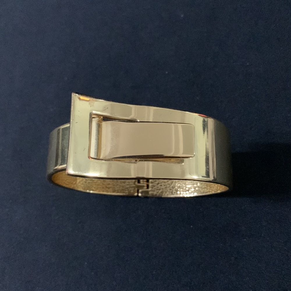 Gold hinge bracelet